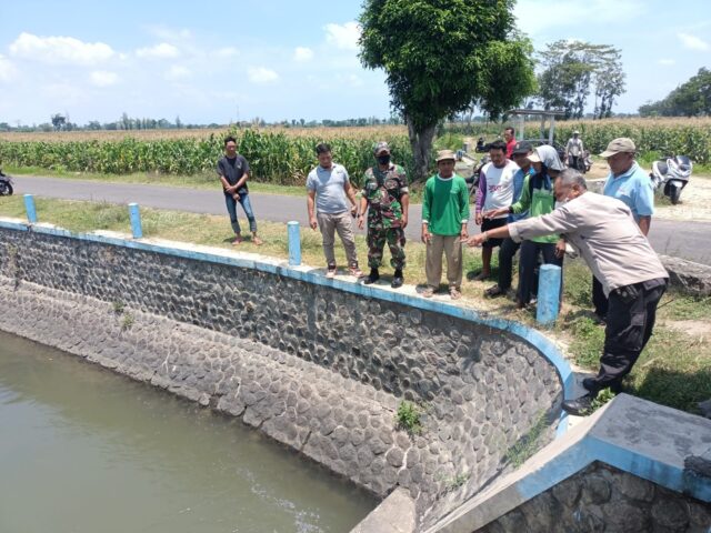 Lokasi penemuan mayat AA di sungai setempat (Foto / Metro TV)