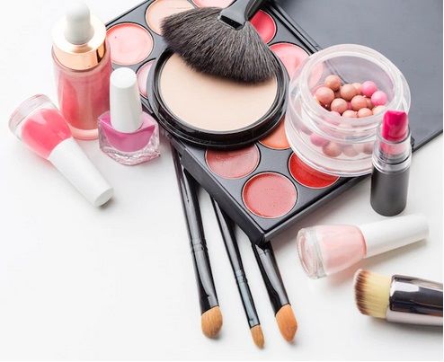 Hati-hati, Ini 5 Tanda <i>Make Up</i> Sudah Kedaluwarsa!