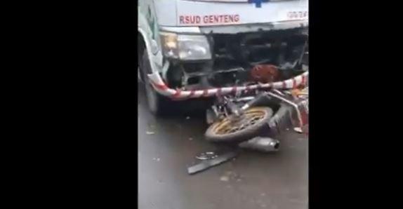 Ambulans Vs Motor di Mojokerto, 1 Tewas