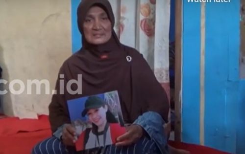 Ibu dari salah satu korban tragedi Kanjuruhan (Medcom.id)