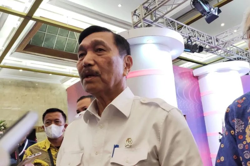 Menteri Luhut: Indonesia Diperkirakan Lepas Status Pandemi Tahun Depan