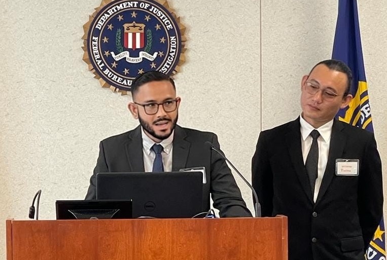 Mahasiswa Unair menjadi pembicara di Markas FBI di Amerika Serikat. Foto: Dok. Unair