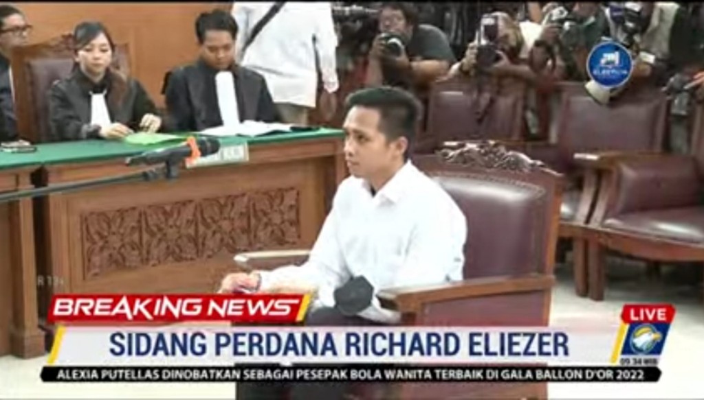 Bharada Richard Eliezer di PN Jaksel. Foto: Metro TV.