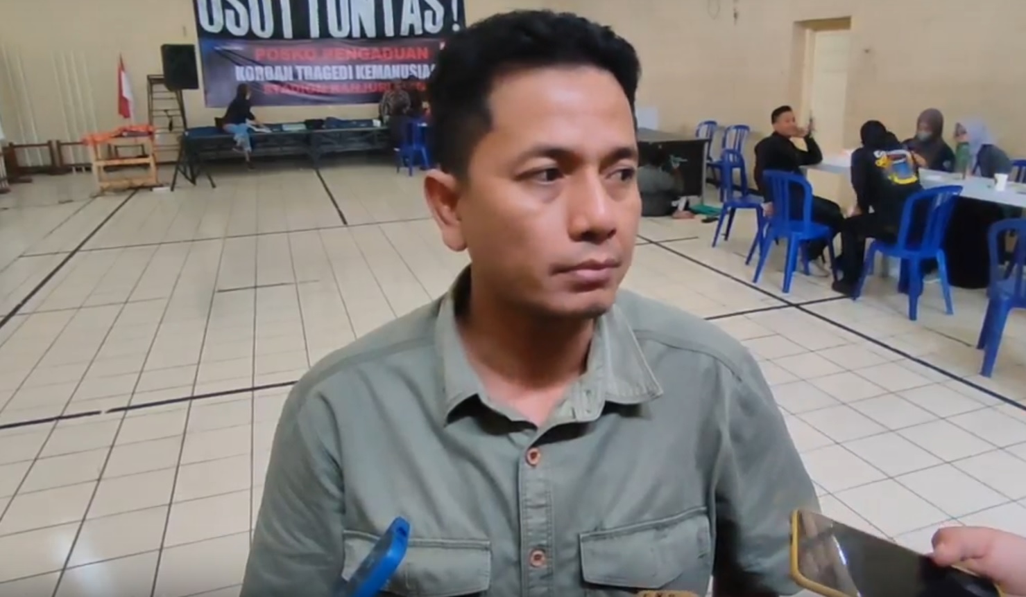 Pendamping Hukum Tim Gabungan Aremania sekaligus Sekjen Federasi Komisi untuk Orang Hilang dan Korban Tindak Kekerasan (KontraS) Andy Irfan (Foto / Metro TV) 