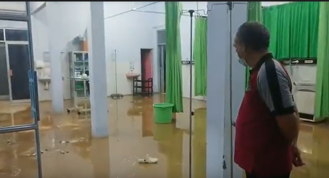 Endapan lumpur di RSUD dr. Soedomo Trenggalek/metrotv