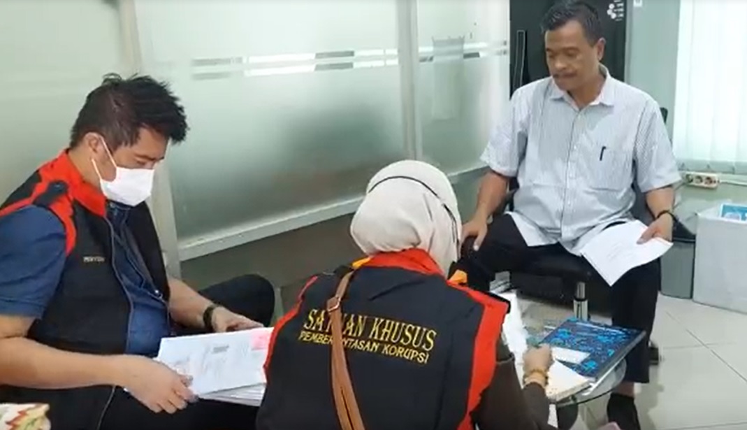 Kejari Sumenep melakukan penggeledahan di Kantor BUMD, PT Sumekar Line/metrotv