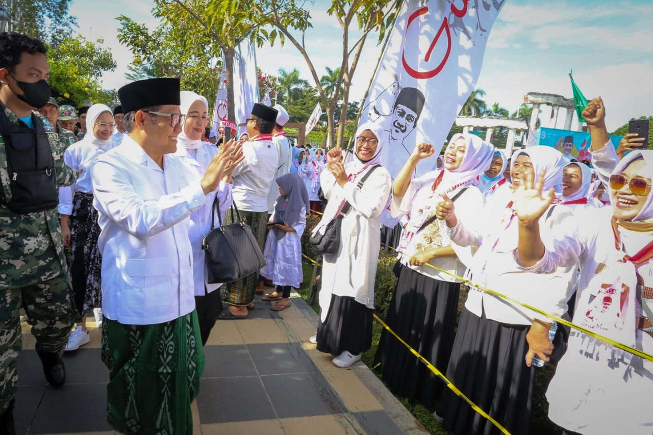 Muhaimin Iskanda memimpin apel akbar dalam rangka Peringatan Hari Santri Nasional  2022 di halaman Tugu Pahlawan Surabaya/ist