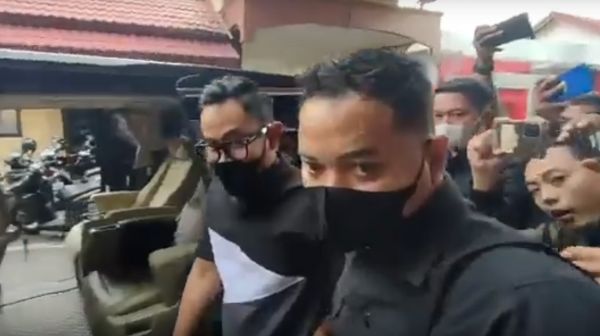 Juragan 99 Penuhi Panggilan Penyidik Polda Jatim