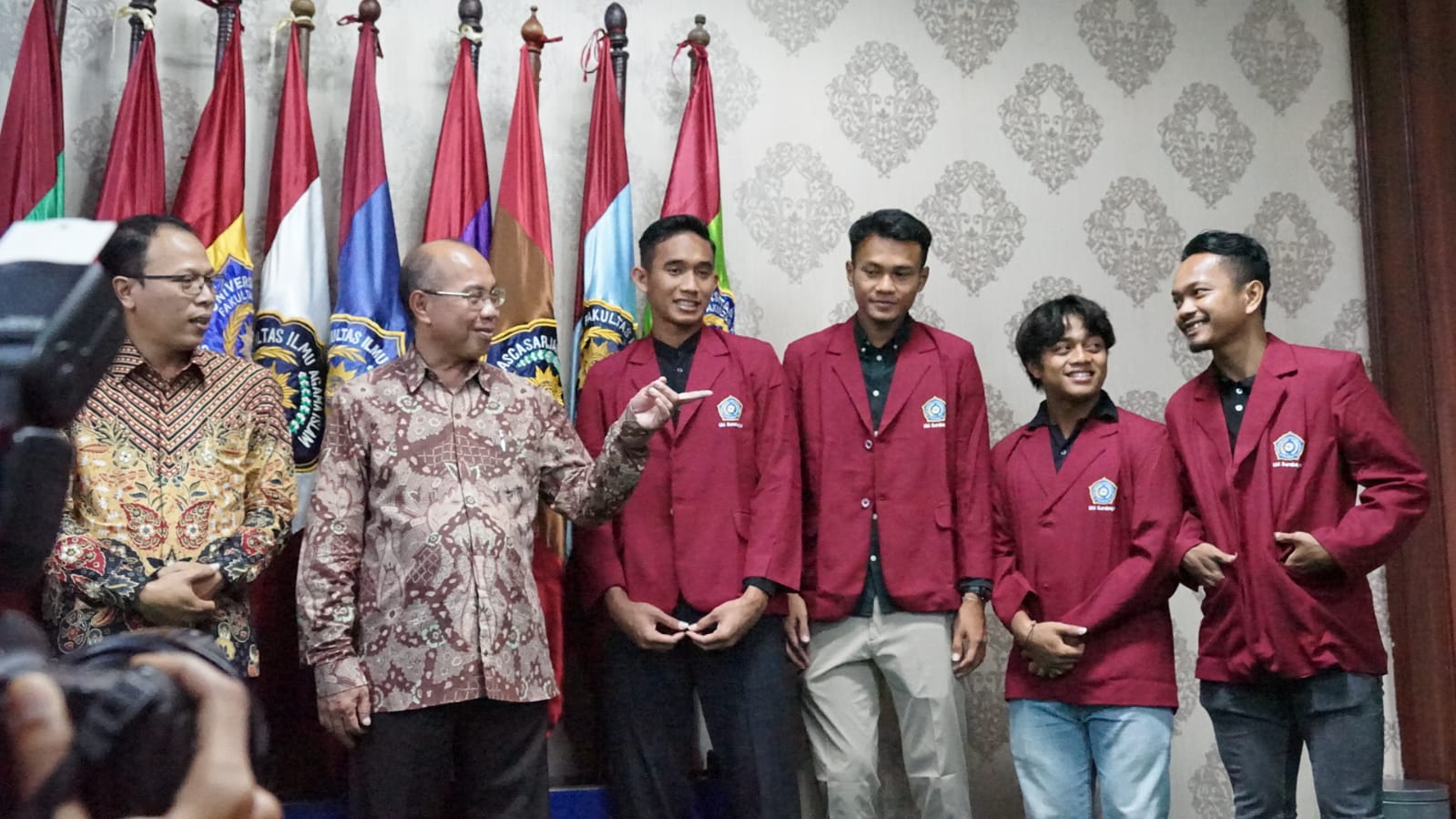  Rizky Ridho dkk sata mendaftar kuliah di UM Surabaya (Foto / Istimewa)