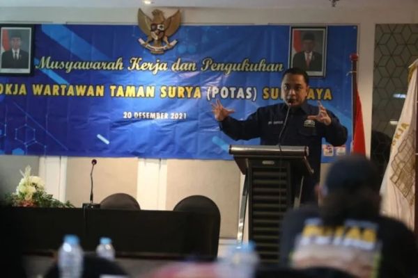 Wali Kota Surabaya Ajak Awak Media Bantu Awasi Kinerja Pemerintah Setempat
