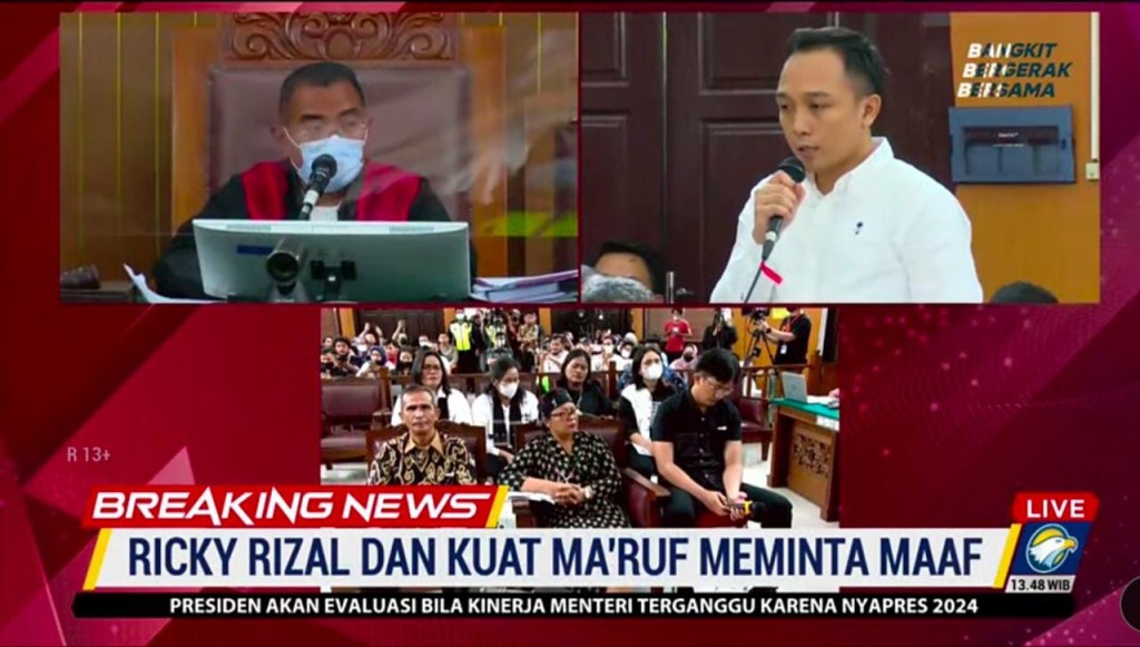 Terdakwa Bripka Ricky Rizal menyampaikan permohonan maaf kepada orang tua Brigadir J. Foto: Metro TV