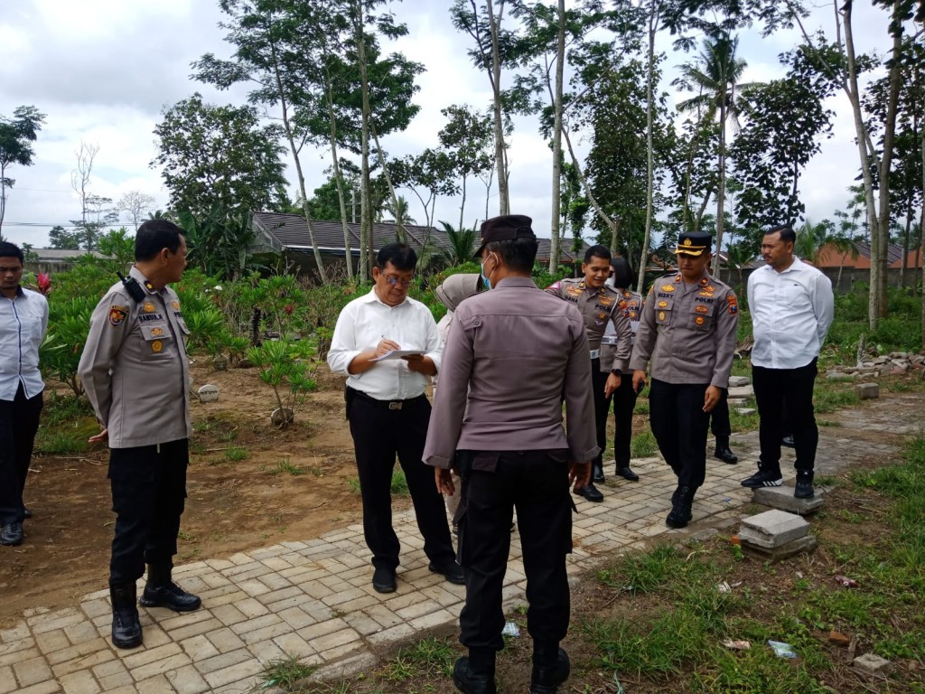  Persiapan autopsi korban tragedi Kanjuruhan. Dokumentasi/ Polres Malang. 