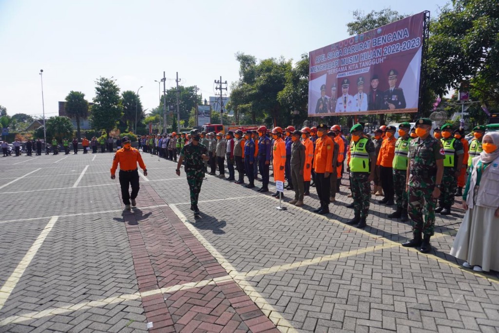 Apel gelar pasukan Siaga Darurat Bencana Hidrometeorologi di wilayah Kota Batu pada musim hujan tahun 2022/2023, Kamis 3 November 2022. Medcom.id/ Daviq Umar Al Faruq