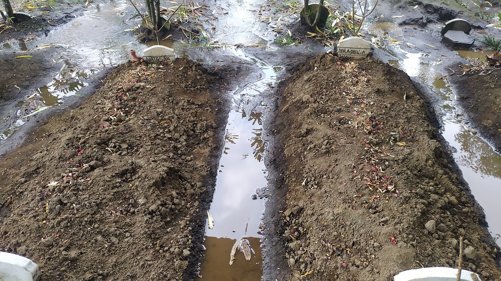 Kondisi makam  korban tragedi Kanjuruhan yang akan diaotupsi di Tempat Pemakaman Umum (TPU) Dusun Pathuk, Desa Sukolilo, Kecamatan Wajak, Kabupaten Malang, Jumat siang 4 November 2022/medcom.id