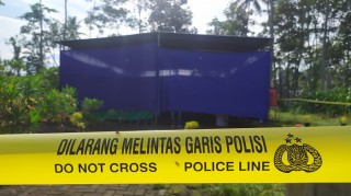 Tenda autopsi di TPU Dusun Pathuk, Desa Sukolilo, Kecamatan Wajak, Kabupaten Malang/medcom.id