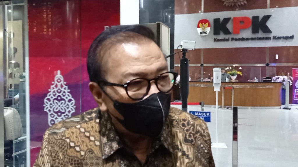 Eks Gubernur Jawa Timur Pakde Karwo di KPK/Medcom.id/Candra