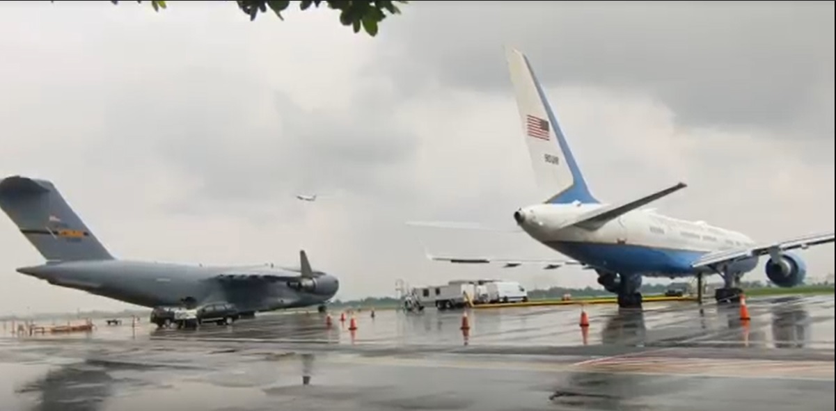  Pesawat Amerika Serikat parkir di Bandara Juanda, Surabaya/metrotv