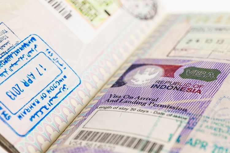 Paspor Tak Bertanda Tangan? Jangan Nekat Pergi ke 4 Negara Ini