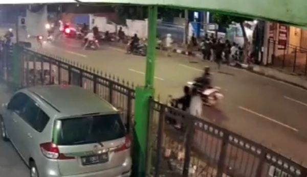 Meresahkan!, Geng Motor di Sidoarjo Serang Warga