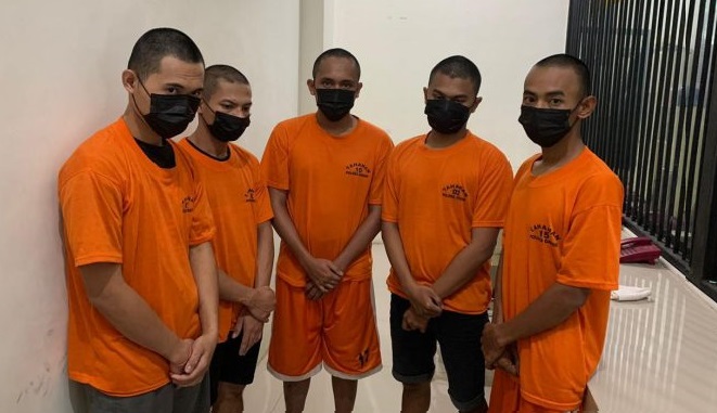 Lima tersangka penganiayaan penjual nanas hingga tewas ditangkap (Foto / Istimewa)