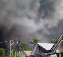 Erupsi Gunung Semeru pagi tadi/ist