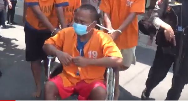 Polisi Ngawi Tembak Pelaku Jambret Kalung Nenek