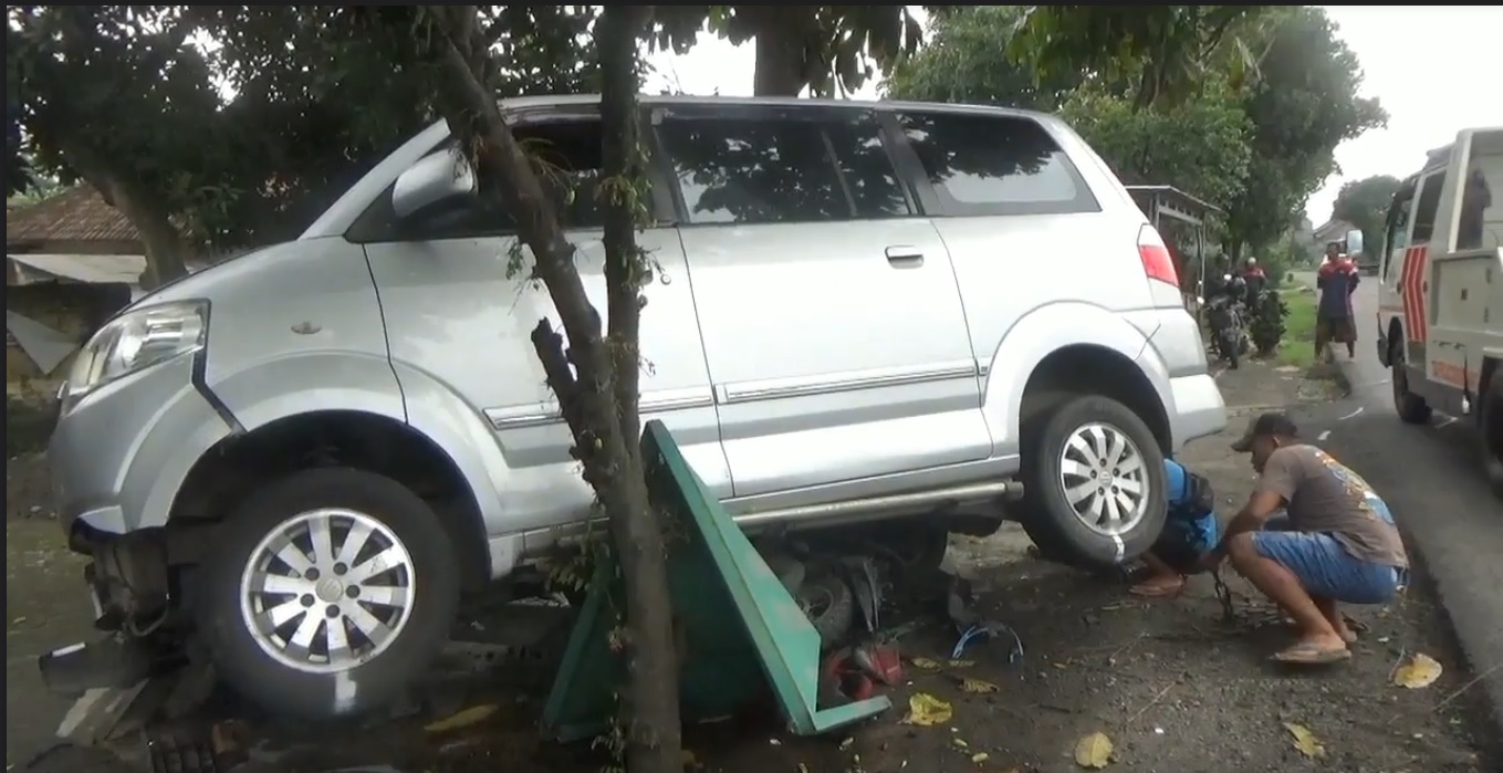 Sopir Minibus Tabrak Emak-Emak di Jombang hingga Tewas