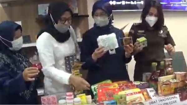 BBPOM Surabaya Sita Produk Ilegal Senilai Rp 5,6 Miliar