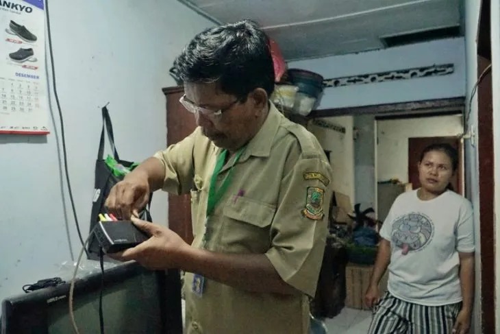 Penggantian set top box tv digital di Kota Mojokerto, Jawa Timur. ANTARA/HO-Pemkot Mojokerto.