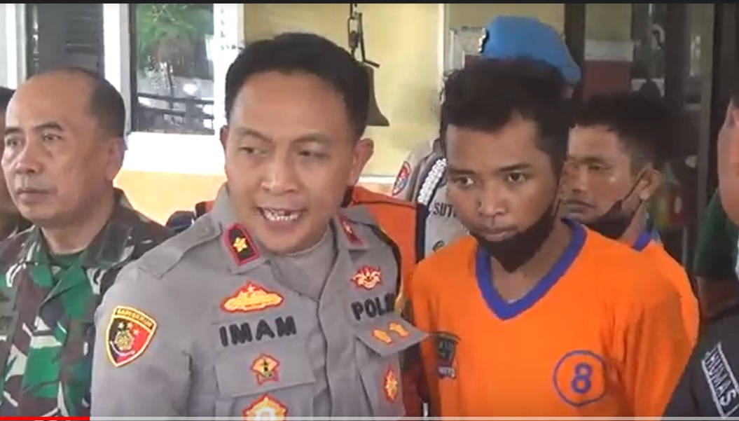 Kapolsek Tegalsari Surabaya, Kompol Imam mengintrogasi pelaku curanmor/metrotv