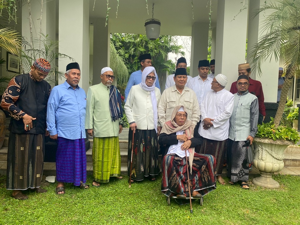Prabowo Gelar Pertemuan dengan Kiai Sepuh di Jatim, Minta Restu Nyapres!