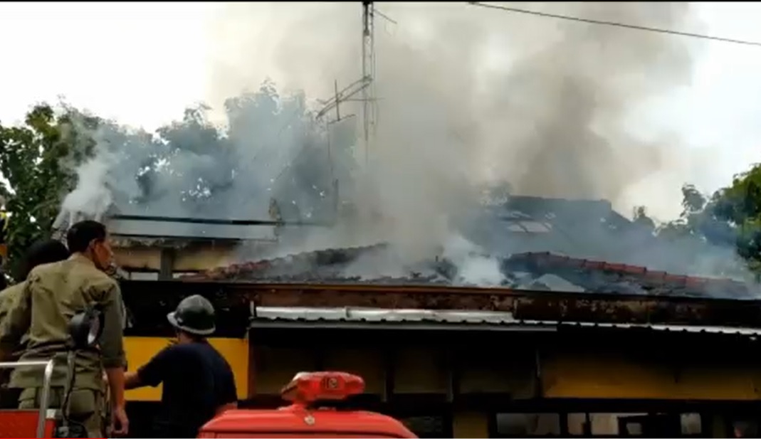 Kebakaran  di Kelurahan Surodikraman, Ponorogo/metrotv