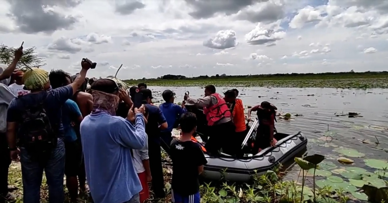 Nekat Cari Spot Memancing di Tengah Waduk, Warga Lamongan Tewas Tenggelam