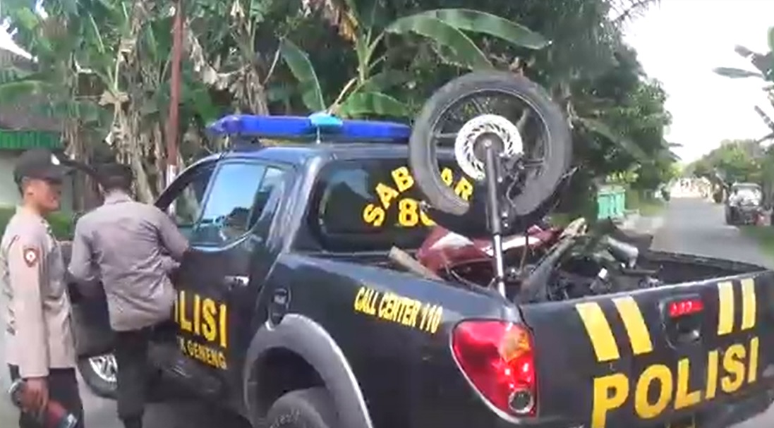 Terseret 30 Meter, Pengendara Motor Tewas Tertabrak Kereta di Ngawi