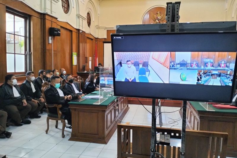 Sidang perdana kasus Kanjuruhan di Pengadilan Negeri Surabaya, Jawa Timur, Senin (16/1/2023). ANTARA/Indra Setiawan