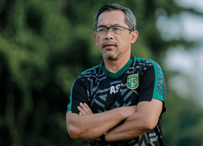  Pelatih Persebaya Aji Santoso (Foto / Istimewa)