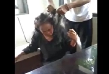 Kepergok Rampas Kalung di Kawasan Wisata Ampel Surabaya, Rambut Perempuan Ini Dicukur Paksa