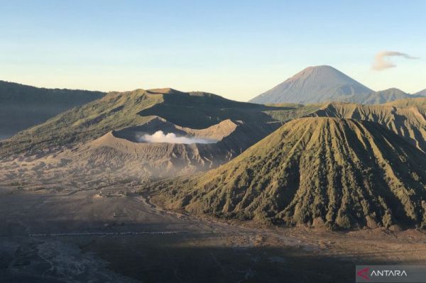 Kawah Bromo Mengeliat, Masyarakat Diminta Waspada!