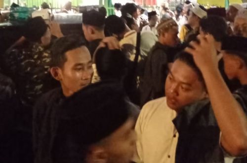 Jamaah mulai meninggalkan Stadion Delta Sidoarjo (Foto / Istimewa)