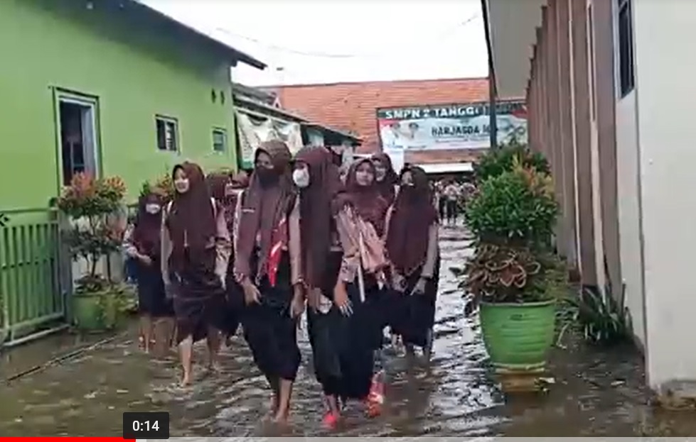  Banjir di SMPN 2 Tanggulangin sudah terjadi tiga pekan/metrotv