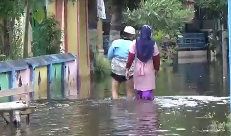 Banjir di wilayah Rejoso, Kabupaten Pasuruan/metrotv