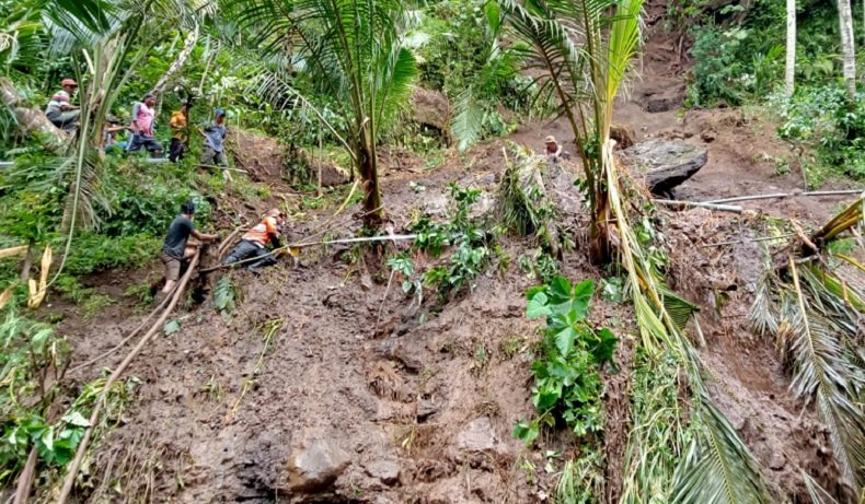 Proses pencarian korban longsor di Banyuwangi (Foto / Istimewa)