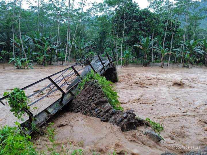 Waspada! Sungai Bengawan Solo Siaga 1