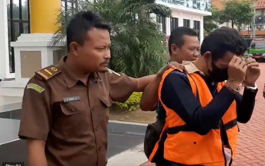 Tersangka SMR ditahan usai menyelewengkan pajak (Foto / Metro TV)