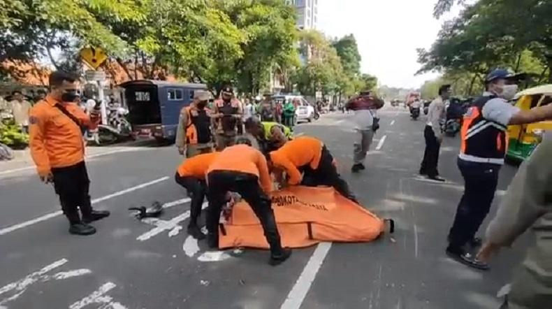 Kecelakaan di Frontage Jalan Ahmad Yani menewaskan 1 korban (Foto / Istimewa)