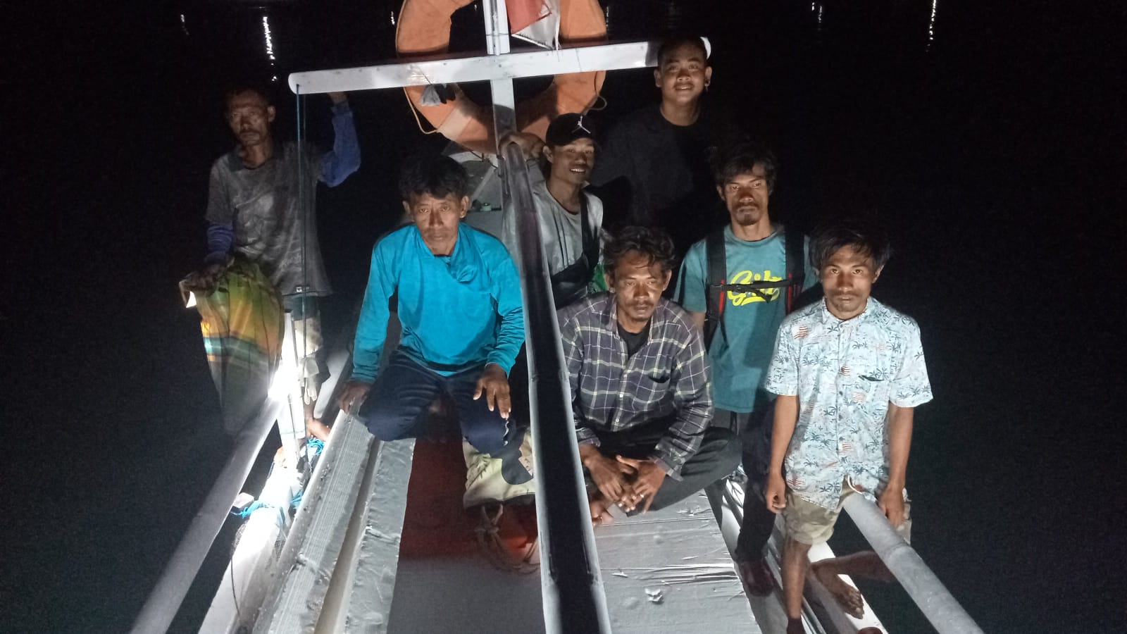 Usai Hilang Kontak, 5 ABK Baruna Jaya Raya Ditemukan di Lombok Timur