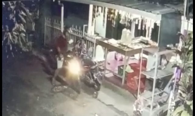 Jambret HP Anak-anak di Jember Terekam CCTV