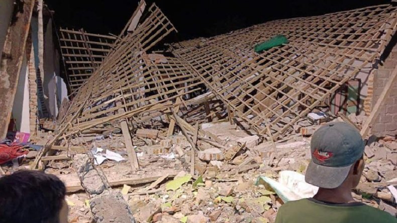 Polisi Temukan 4 Kantong Bubuk Petasan dan Kembang Api di Lokasi Ledakan Malang