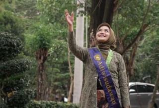 Keluar Masuk Hutan, Gadis Sidoarjo Jadi Lulusan Terbaik Unesa