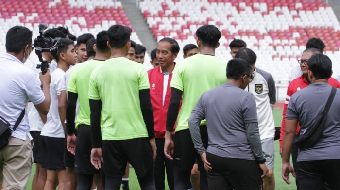Beri Semangat, Presiden Jokowi Datangi Pemain Timnas U20 di GBK